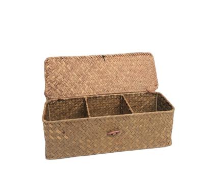 China Straw Storage Box Seagrass Basket Rattan3 Viable Handmade Grids Hand Woven Water Hyacinth Baskets With Lid for sale