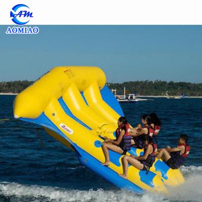 China Funny Inflatable Motorized Water Toys Inflatable Flying Fish Tube Can Be Customized for sale