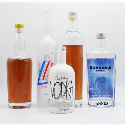 China Super Flint Glas Basis Material Flasche Maßgeschneiderte leere Whisky Wein Glasflasche 500/750ml zu verkaufen