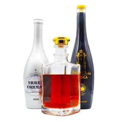 China Super Flint Glass Material 700ml Whisky Bottle for Fancy Design Used Wine Glass Bottle for sale