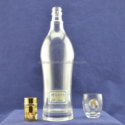 China Durchsichtige Glasflasche aus Wodka in der Ukraine mit Frosted Design bei CIF zu verkaufen