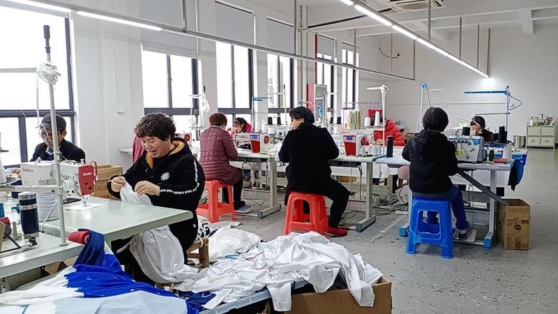 Verified China supplier - Taizhou Nian Chou Garment Co., Ltd.