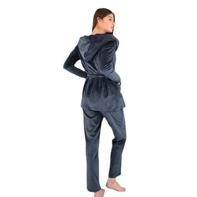 China New Velvet QUICK DRY Warm Soft Comfortable Home Luxury Wear Set Simple Women's Flannel Homewear Sleepwear for sale