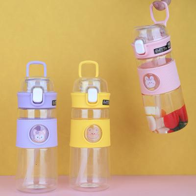 China Viable Hot Sale Walnut Duck Personalized Kids Vacuum Tumbler Sprinkle Plastic Sippy Cups With Straws for sale