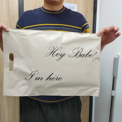 China Nice Printing Stock Thank You Poly Announcements Clothes Polymailer Custom Beige Naked Baby Hey I'm Here Mailing Messenger Polybag Bags With Handle for sale