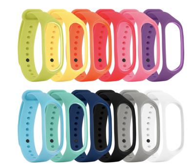 China Fanshion silicone rubber for MI band 1 2 3 4 sports fit MI band strap xiaomi silicon wholesale for sale