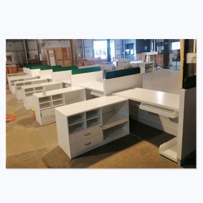 China Extendable Office Furniture Banking Hall Wooden Office Workstation Bank Work Desk Counter for sale