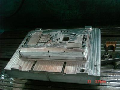 China Hot Runner Injection Mold,Multi/Single Cavity with PU,PMMA,PA66+GF for sale