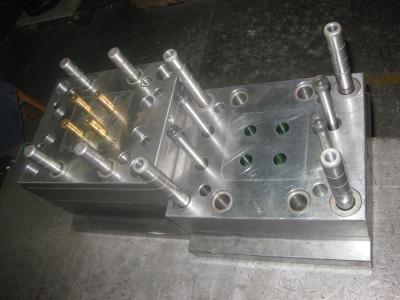 China P20 Steel , H13 , NAK80 Cold Runner Injection Molding , Plastic Safety Cover Mould injection mold maker for sale