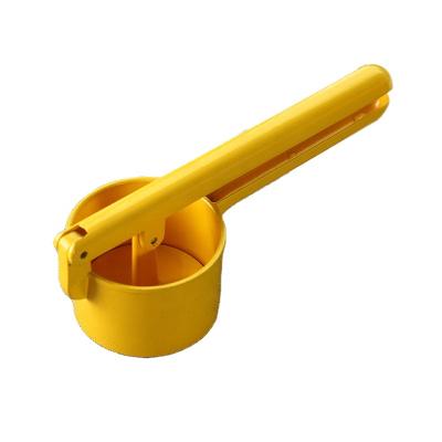 China Viable Manual Potato Juicer Household Aluminum Alloy Crusher Premium Kitchen Potato Press and Crusher for sale