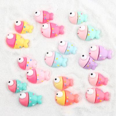 China Beautiful diy set of two sizes polished ocean world craft colored fish cabochons design flatback resin kids cabochons for sale