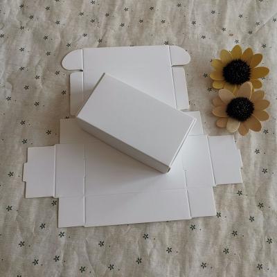 China Luxury Packaging Materials Clothing Perfume Crafts Recycled Customizable Printing Corrugated Packaging Paper Box Boutique Shopping Box for sale