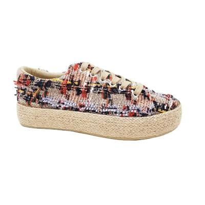 China CUSHIONING Widely Used Lace Up Flat Canvas Shoes, Women Vulcanized Canvas Sneakers Sneakers for sale