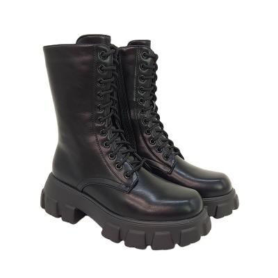 China Latest Design Lightweight Leather Boot Women's Flat Bottom Boots Combat Boots for sale