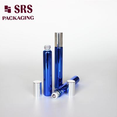 China SRS cosmetic empty 10ml blue color glass roll on serum bottle à venda