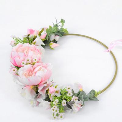 China 50%Polyester Fabric Artificial Rose Rose Garland Christmas Factory Wedding 38*57CM Faux Hanging Garland For Party Home Store Decoration for sale