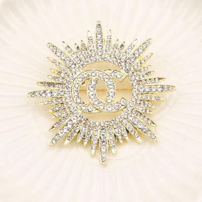 China 2021 new style fashionable luxury designer brooch brooch popular jewelry brands wholesale for sale