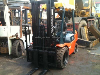 China Used Toyota 3 ton triple stage forklift, 7FD30, original from Japan 3 ton for sale