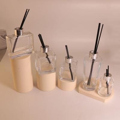 China Home Luxury Custom Clear Reed Diffuser Bottle With Rattan Unique Design Perfume Bottle Personal Care Clear Sticks for sale