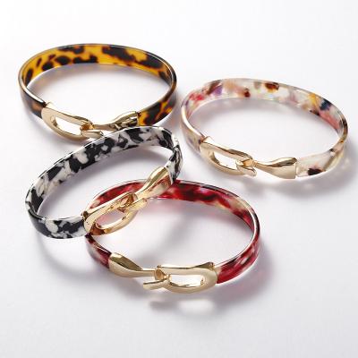 China CLASSIC Fashion Acrylic Bangles Gold Plated Alloy Adjustable Buckle Multicolor Acrylic Bangles For Women for sale