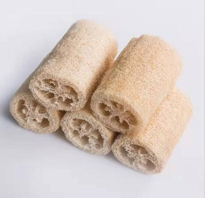 China All Natural 2022 Eco-Friendly Body Scrubber Loofah Skin Narrow Loofah Sponge Exfoliating Bath Shower Loofahs Sponge Pouf for sale