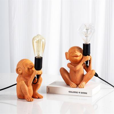 China EUROPEAN Unique Design Custom Decorative Handmade Animal Desk Standing Monkey Stake Light Table Lamp For Home Decor for sale