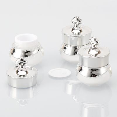 China Retro Design 15g Skin Care Subpack Container Body Cosmetic White Silver Lid Plastic Cosmetic Cream Jar for sale