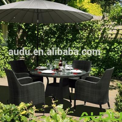 China Eco-freindly Audu Canberra Outdoor Rattan Garden Dining Set with Umbrella for sale