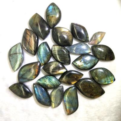 China Handmade Jewelry Crystal Necklace Labradorite Stone Pendant from Europe for sale