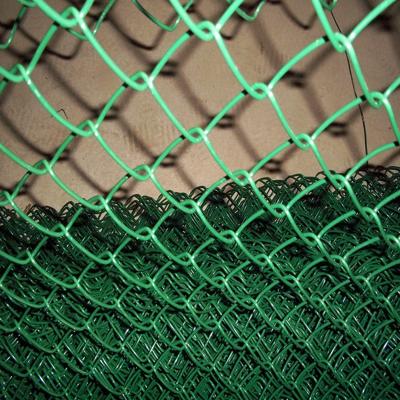 China Plastic Fence Mesh PVC Vinyl Coated Red Brown Yellow Green Blue Color Chain Link Fence for sale