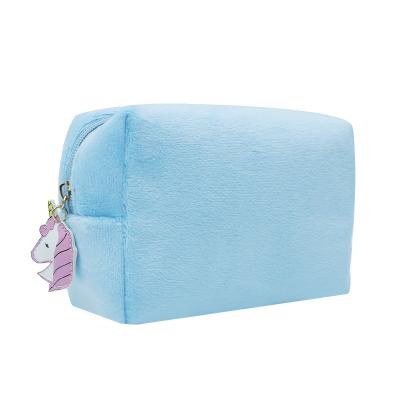 China Cosmetic Bag 2021 Winter Plush Bag Girls Beautiful Faux Fur Luxury Pink Cosmetic Foldable Clutch Cosmetic Bags for sale