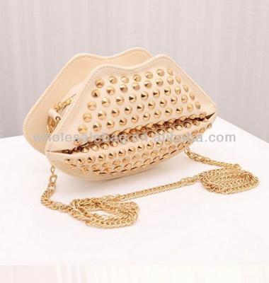 China Cheap PU Long Chain Lips Bag Rivet Lips Bag Lip Shape Sling Bag For Girls Woman Ladies for sale