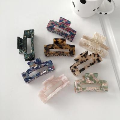 China Pretty 2021 New Design Acrylic Leopard Acrylic Acetate Hair Claw Clip For Women for sale