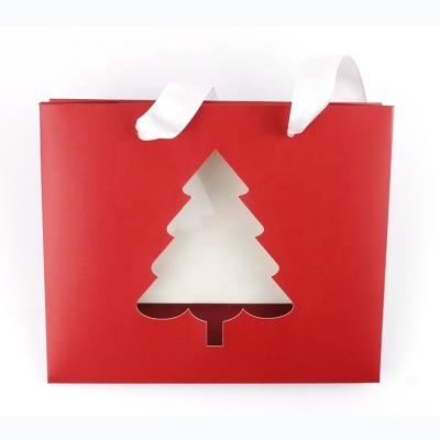 China Recyclable Christmas Lamination Paper Gift Bags for sale