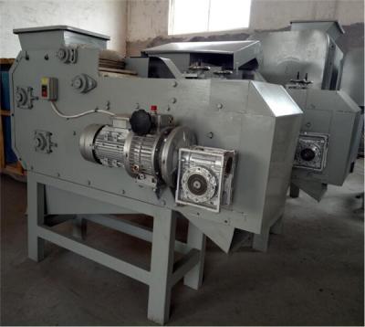 China cashew sheller, cashew cracker, cashew shelling machine, cashew peeling machine for sale