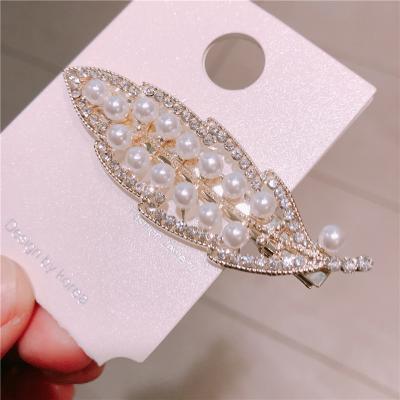 China Popular New Fashion Design Pearl Heart Hairpin Rhinestone Pearl Leaf Shape Side Hair Clip For Women (H029C) for sale