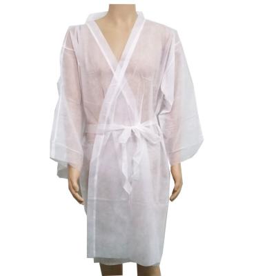 China PP Nonwoven Disposable Medical Clothing Comfortable Sanitary Kimono Disposable Bathrobe for sale