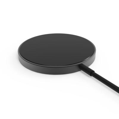 China New Design Mobile Phone Qi Wireless Fast Charging 10W 15W Mobile Phone Magnetic Wireless Charger for sale