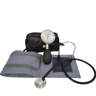 China Palm Type High Precision Bp Arm Aneroid Sphygmomanometer With Stethoscope for sale