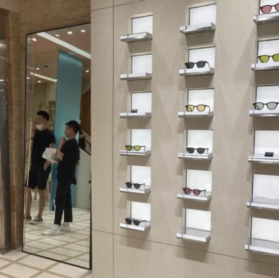 China Fashion eyewear display rod sunglass display showcase wood mountable lockable eyewear display for sale