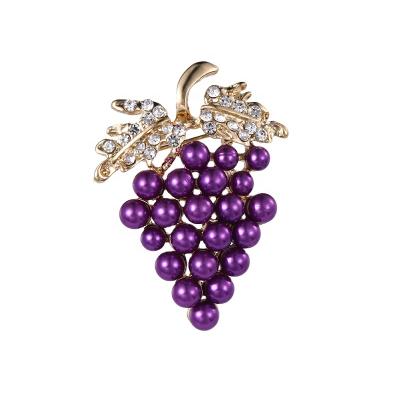 China 2021 Wedding Fashion Korea Style Rhinestone Pearl Brooch Grape Shape Brooch Women Brooch Pin for sale