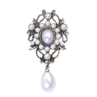 China Wedding Jewelry Brooch Vintage Fashion Rhinestone Pearl Brooch Zinc Alloy Pins Pins For Women for sale