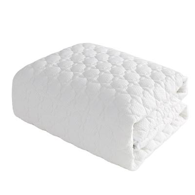 China Anti-Bacteria Bed Bug Encasement Bamboo Mattress Protector Waterproof Breathable Cooling Mattress Pad Quilted Mattress Cover White for sale