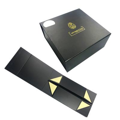 China Custom Wholesale Recycled Materials New Product Cardboard Packaging Black Paper Boxes Magnetic Closure Gift Box for sale