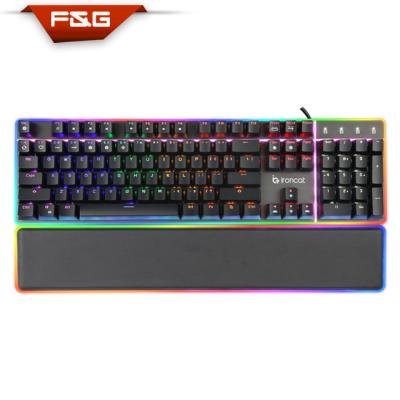 China Plug and Play 104key RGB Backlight Mechanical Keyboard with Removeable RGB Handholder for sale