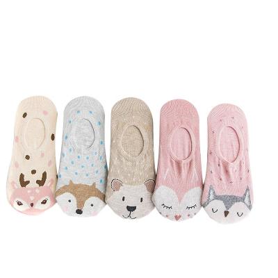 China Antibacterial Wholesale Animal Bear Deer Fox WW19221 Invisible Socks Cardboard Spring Summer Cotton No Show Socks for sale