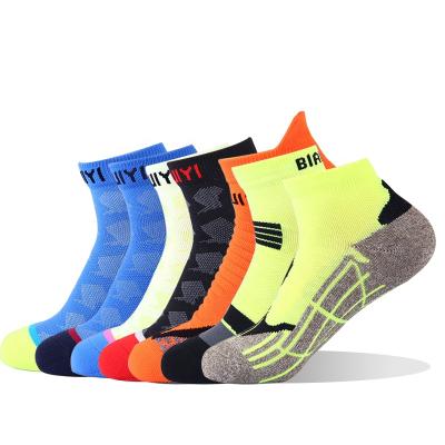 China New OEM Designer Antibacterial Logo Low MOQ Dryfit Custom Men Factory Supplied High Quality Cotton Soccer Sport Socks for sale