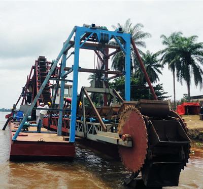 China 300m3/h Gold Dredging Equipment River Gold Mining bucket chain Dredger for sale