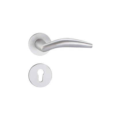 China Modern Factory Directly Supply Household Space Aluminum Silver Door Handles, Durable Wooden Door Handles for sale