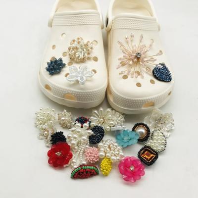 China High Quality Handmade Beaded Crystal Clog Applique Designer Charms Custom Bling Shoe Charm For Girl Women for sale